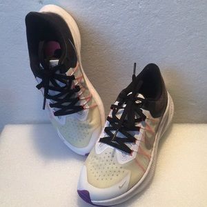 Women Nike Zoom Winflo 8 ( Size 6.5 )